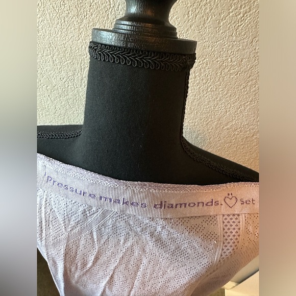 LULULEMON LIGHT PURPLE TOP SIZE 6 - Picture 8 of 8